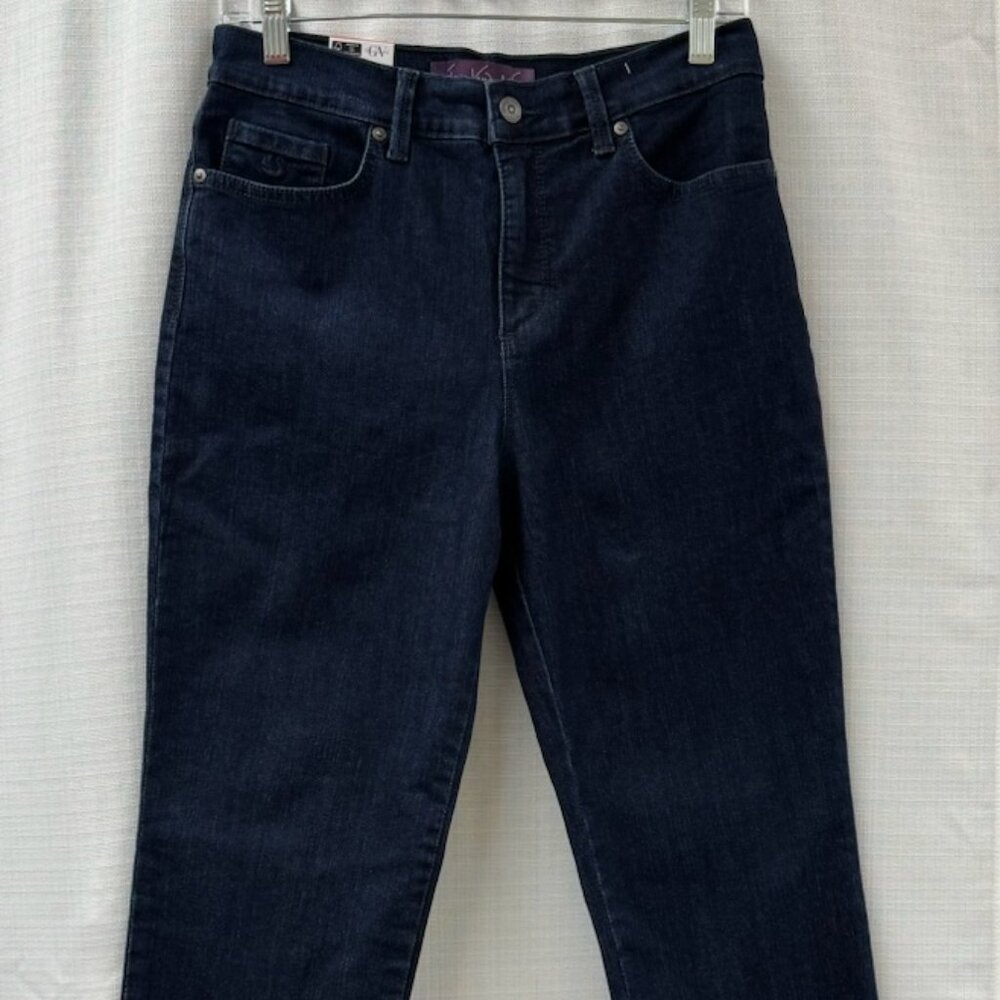 NWT- Gloria Vanderbilt Tapered Leg High Rise 8S x 29